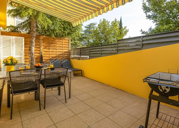 Oleander Apartament *