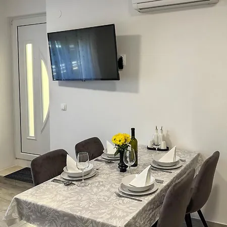 In With House Sea View Apartment *